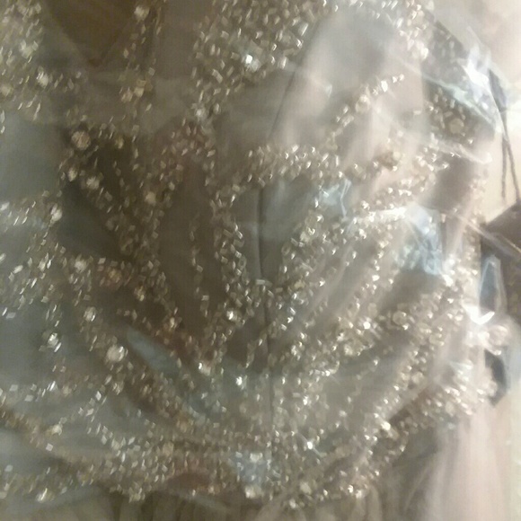 💥💥SALE!💥💥Beautiful Dress! - Picture 2 of 6